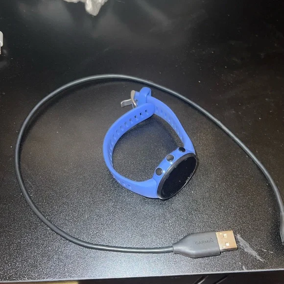 Garmin Smartwatch in Blue - Picture 3 of 4